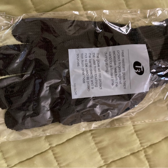 SOLD T3 Interchangeable Curling Wand Set - Picture 2 of 10